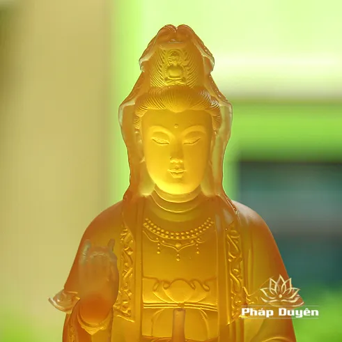 Vẻ đẹp lung linh của tượng Quan Âm lưu ly cao cấp