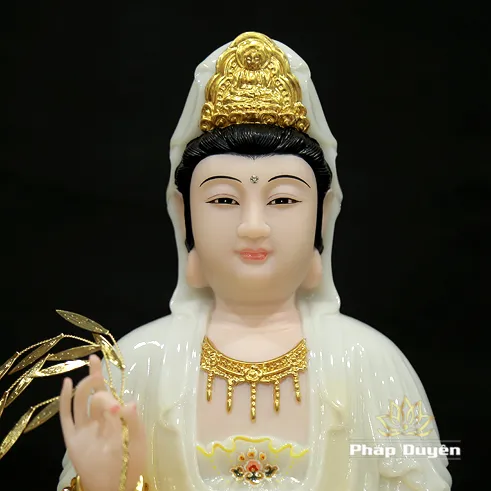 Phối màu hiện đại của tượng Quan Âm bột đá đế ghi