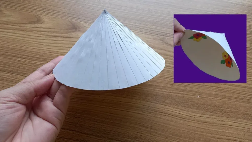 Nón lá giấy mini - nét biến tấu văn hóa độc đáo