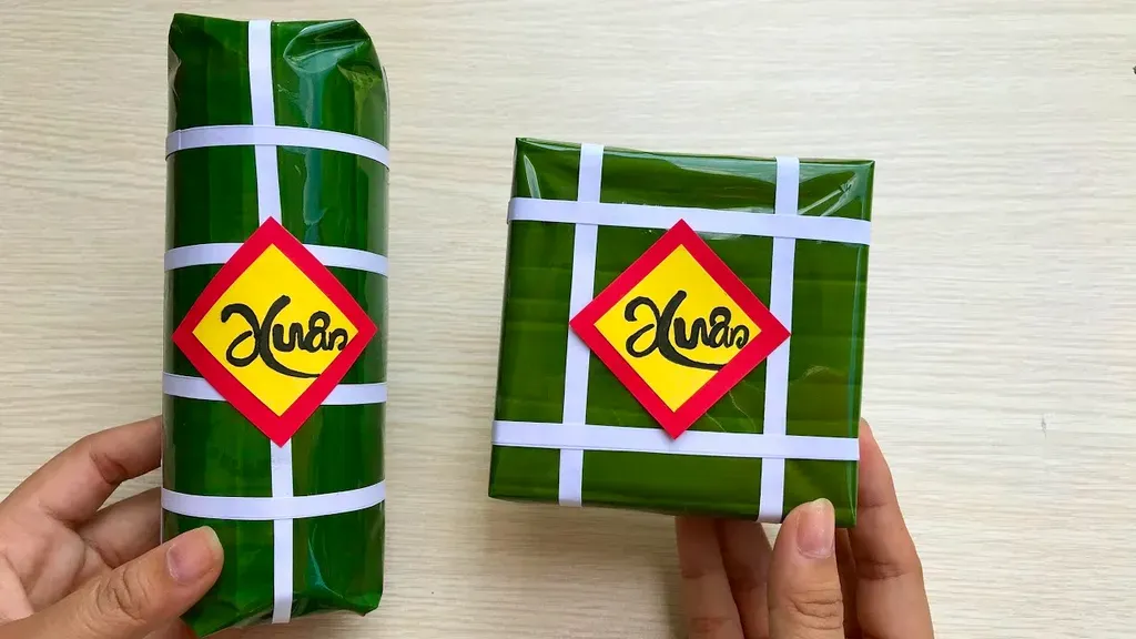 Tận dụng giấy carton làm mô hình bánh trưng đơn giản