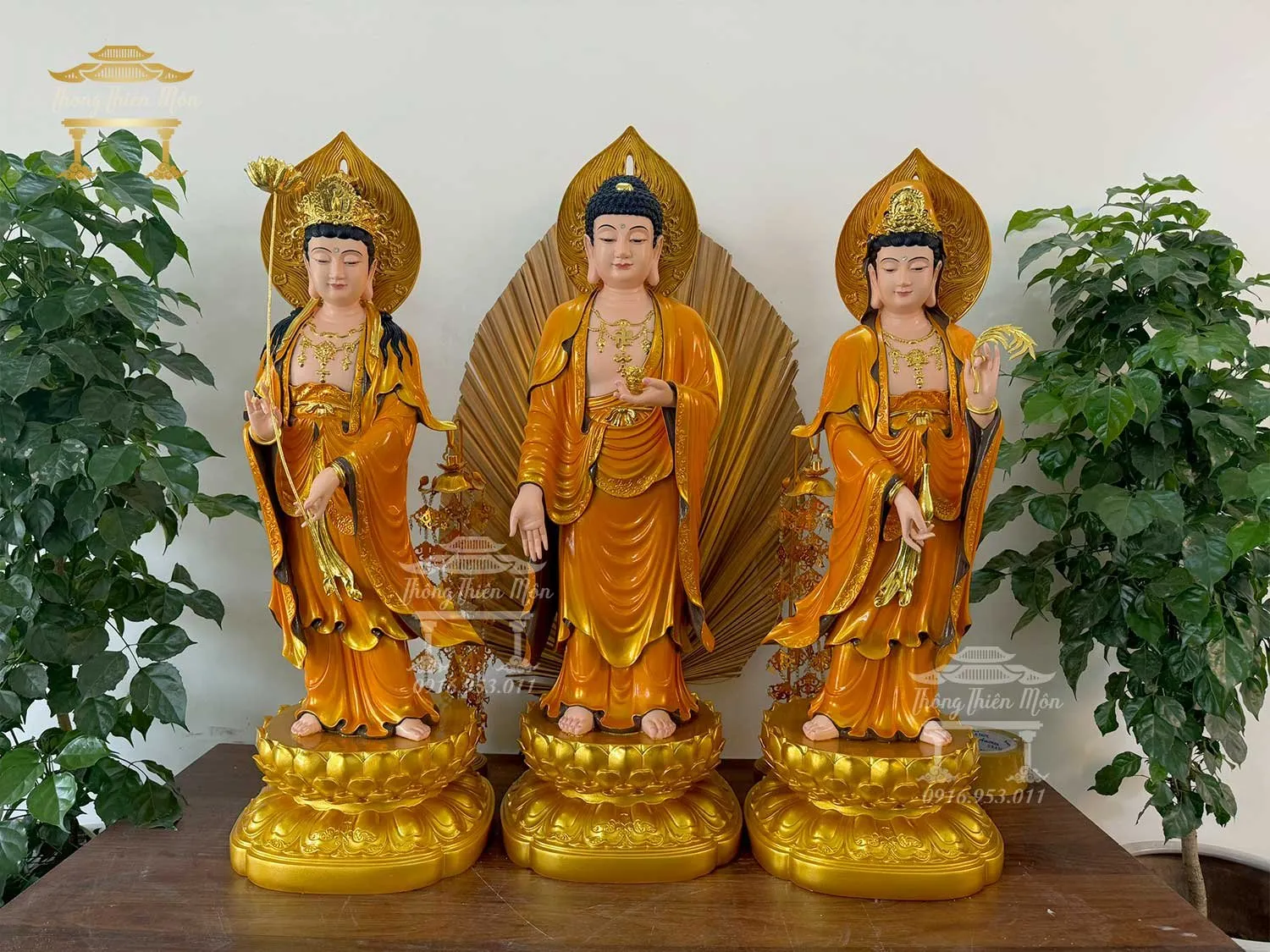 Bộ tượng Tây Phương Tam Thánh gồm Phật A Di Đà và hai vị Bồ Tát cao 70cm