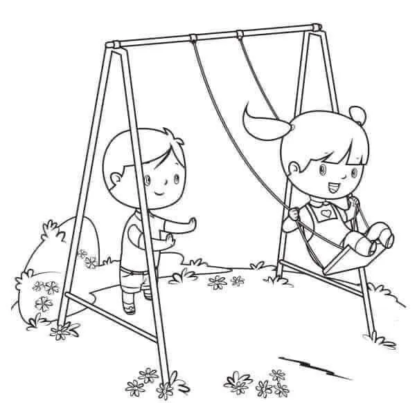 Cảnh biển với những con sóng và trò chơi xây lâu đài cát