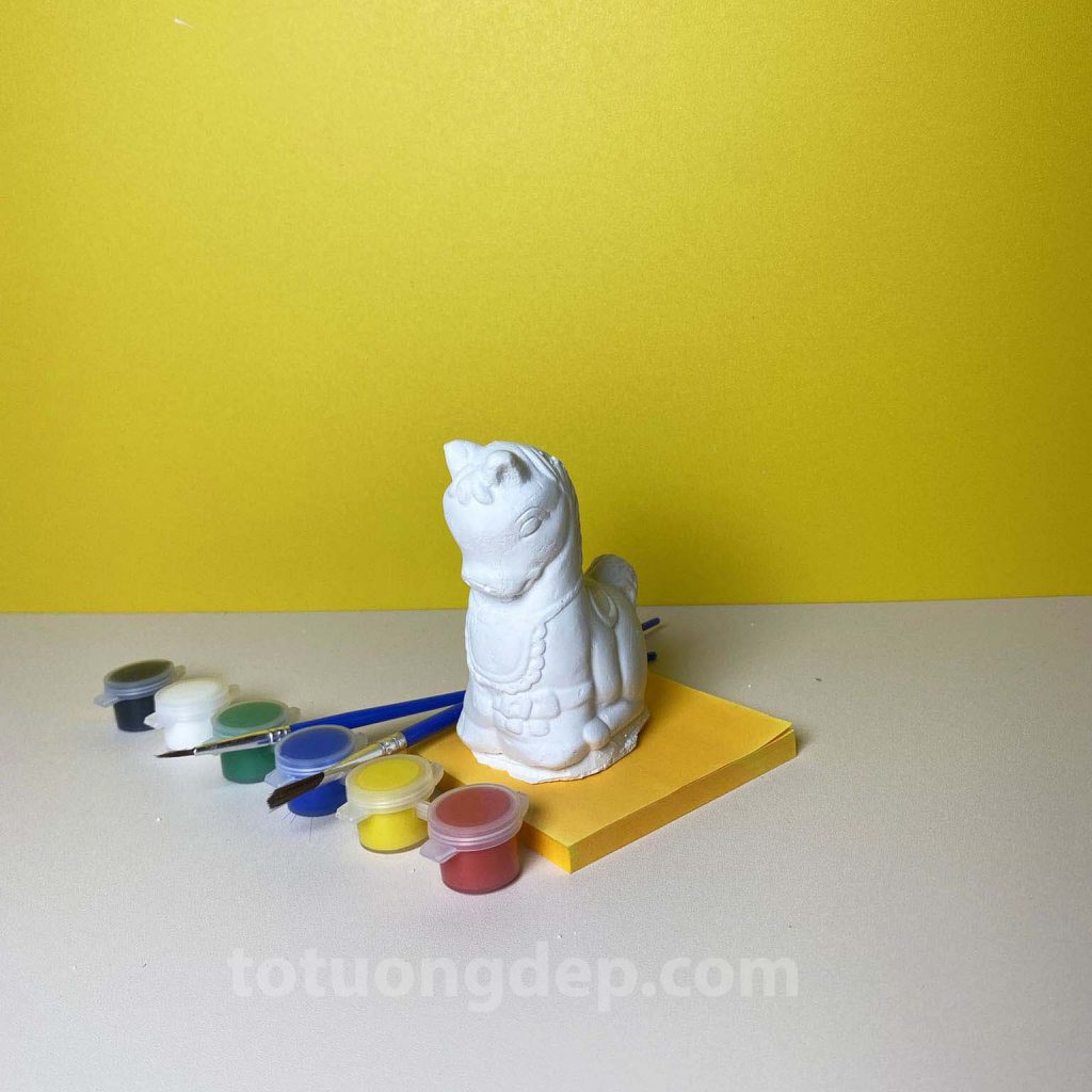 Tượng con ngựa - mặt trước
