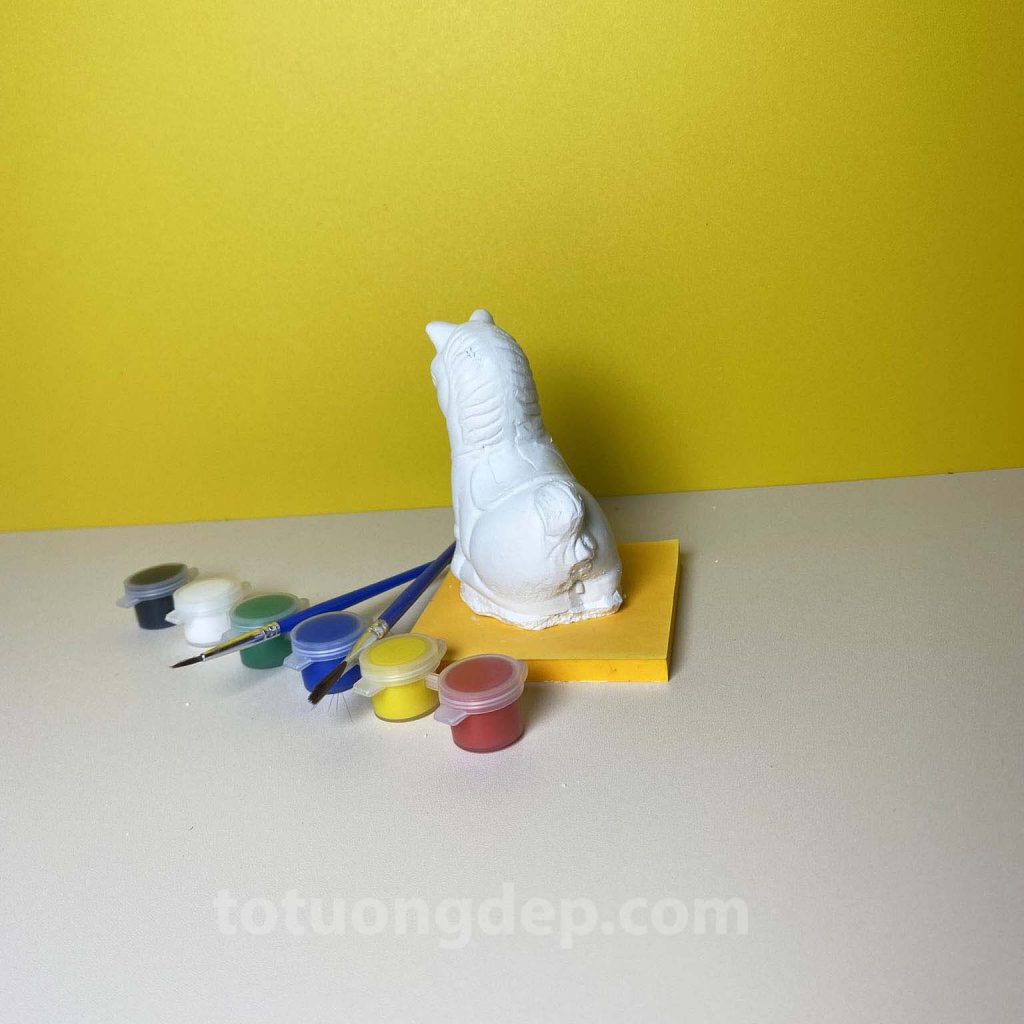 Tượng con ngựa - mặt sau