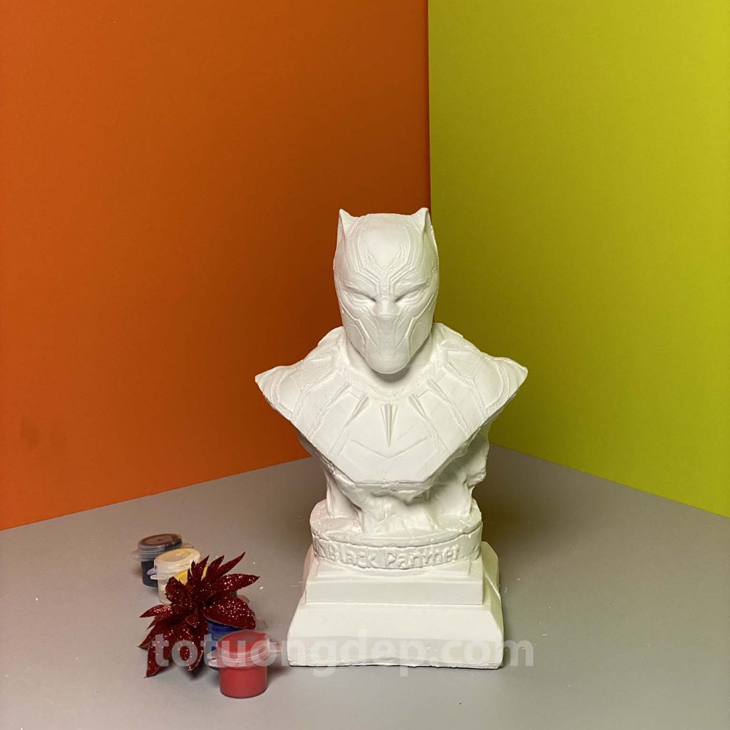 Tượng báo đen Black Panther