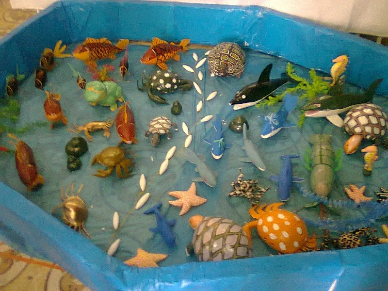 Bộ sưu tập sinh vật dưới nước làm từ nguyên liệu tái chế cho trẻ mầm non