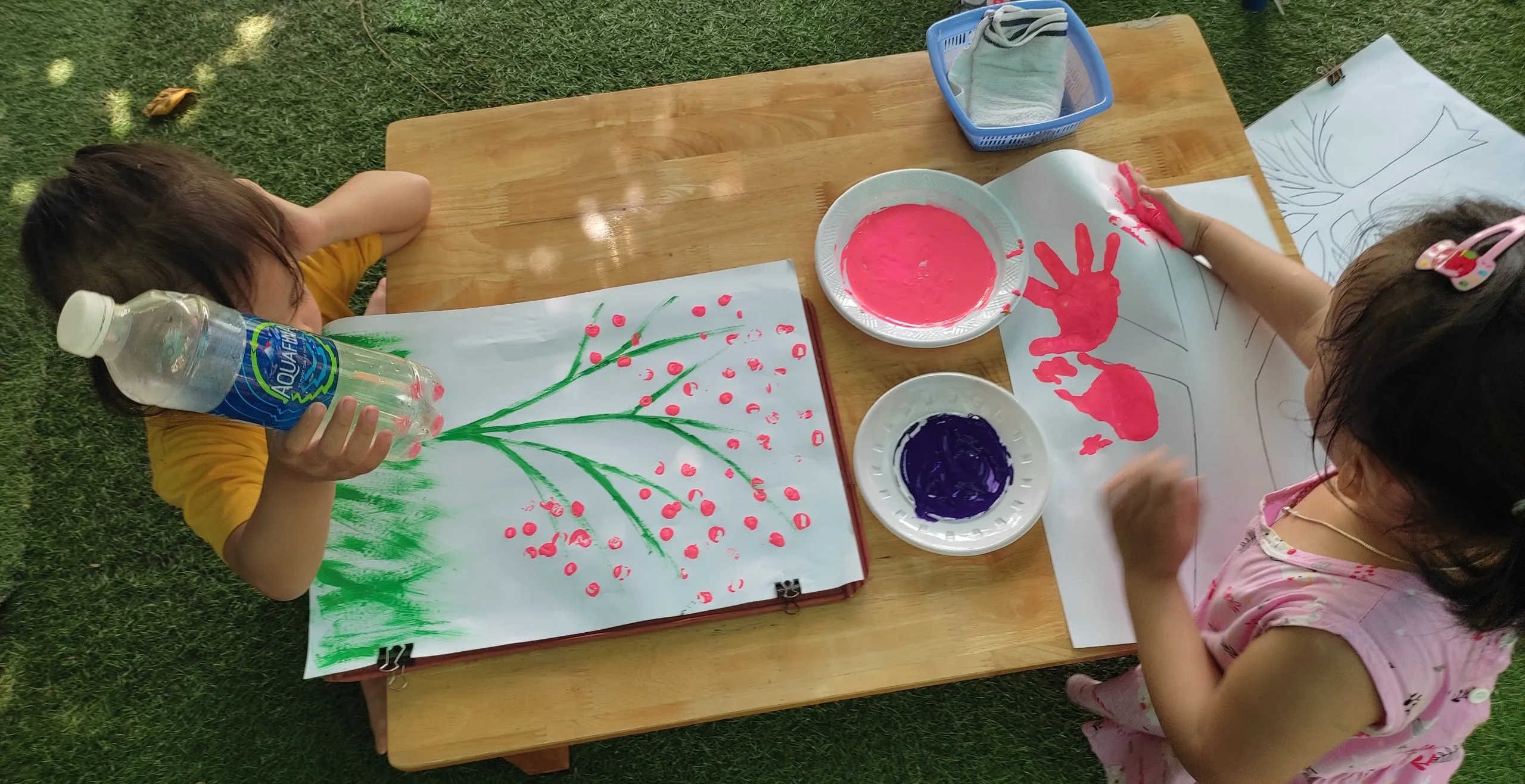 Trẻ tự tin thể hiện cá tính qua từng nét vẽ