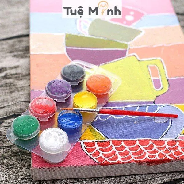 Hướng dẫn bé sử dụng cọ vẽ đi kèm trong bộ màu nước Thiên Long để tô các chi tiết nhỏ tinh xảo