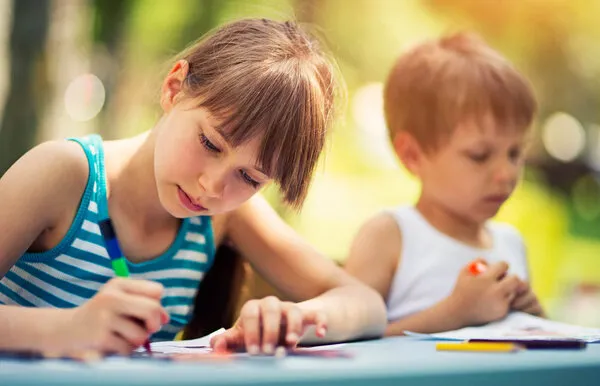 Giao tiếp cùng bạn bè khi tham gia các hoạt động nghệ thuật nhóm