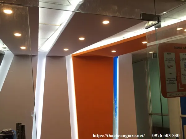 Tối ưu diện tích làm việc bằng giải pháp thi công vách thạch cao 2 mặt bền vững