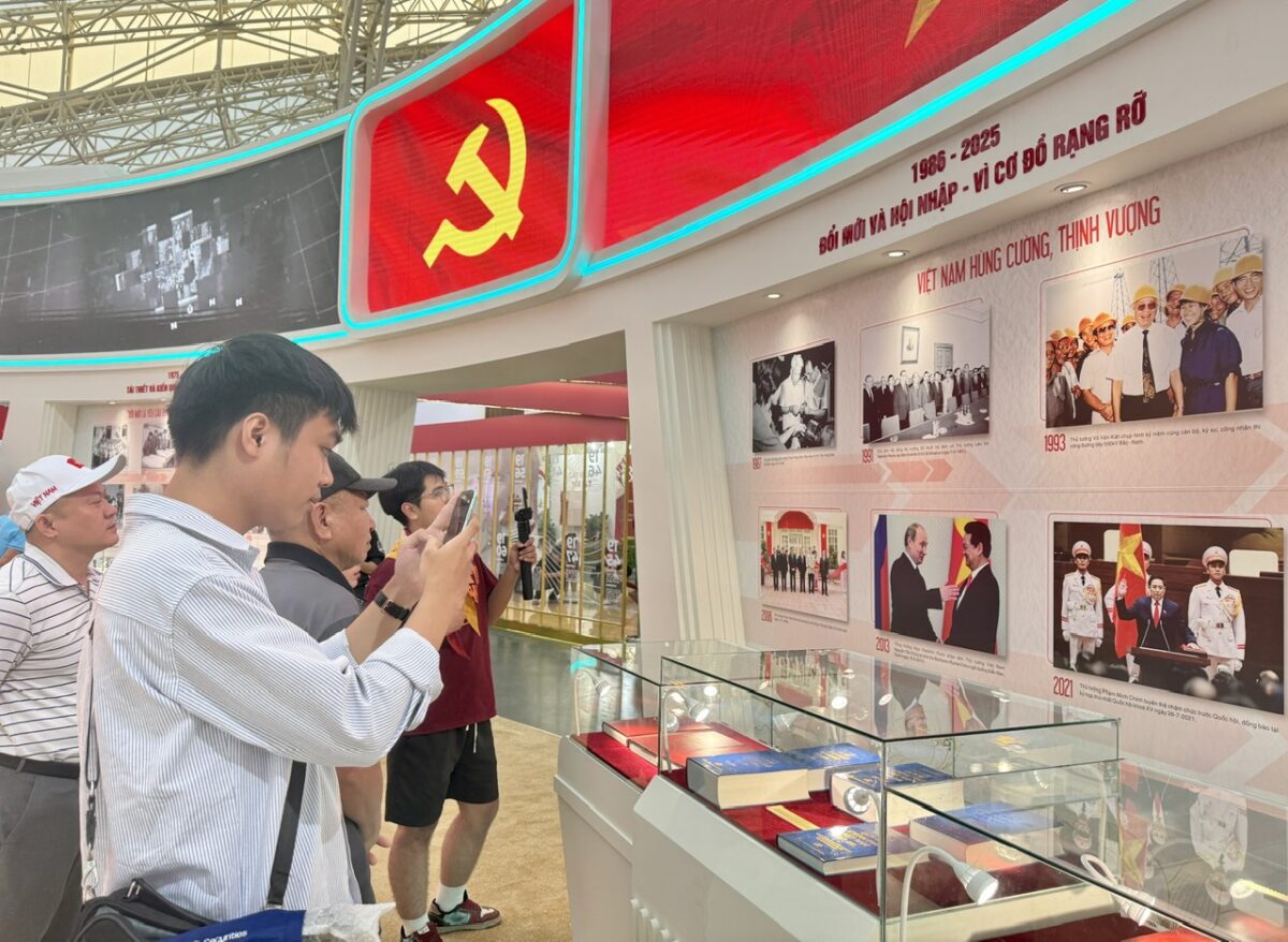 Triển Lám Tranh Vẽ Nhân Vật Hoạt Hình Hàn Quốc Tại Hà Nội