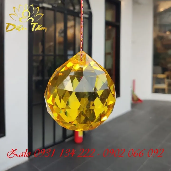 Quả cầu pha lê phong thủy màu vàng