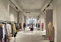 Sự kết hợp giữa thạch cao và đất sét trong trang trí shop thời trang mới lạ