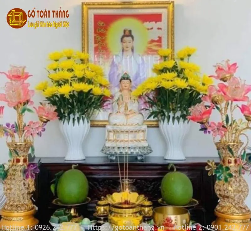 Mẫu bàn thờ Phật Quan Thế Âm bài trí trang nghiêm trong không gian gia đình hiện đại