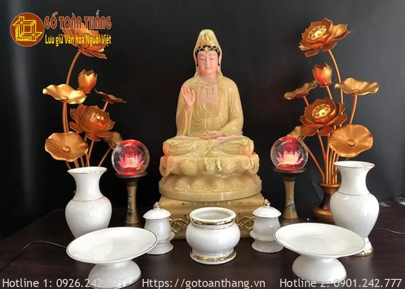 Chất lượng gỗ đóng vai trò quan trọng trong việc giữ gìn sự bền đẹp của bàn thờ