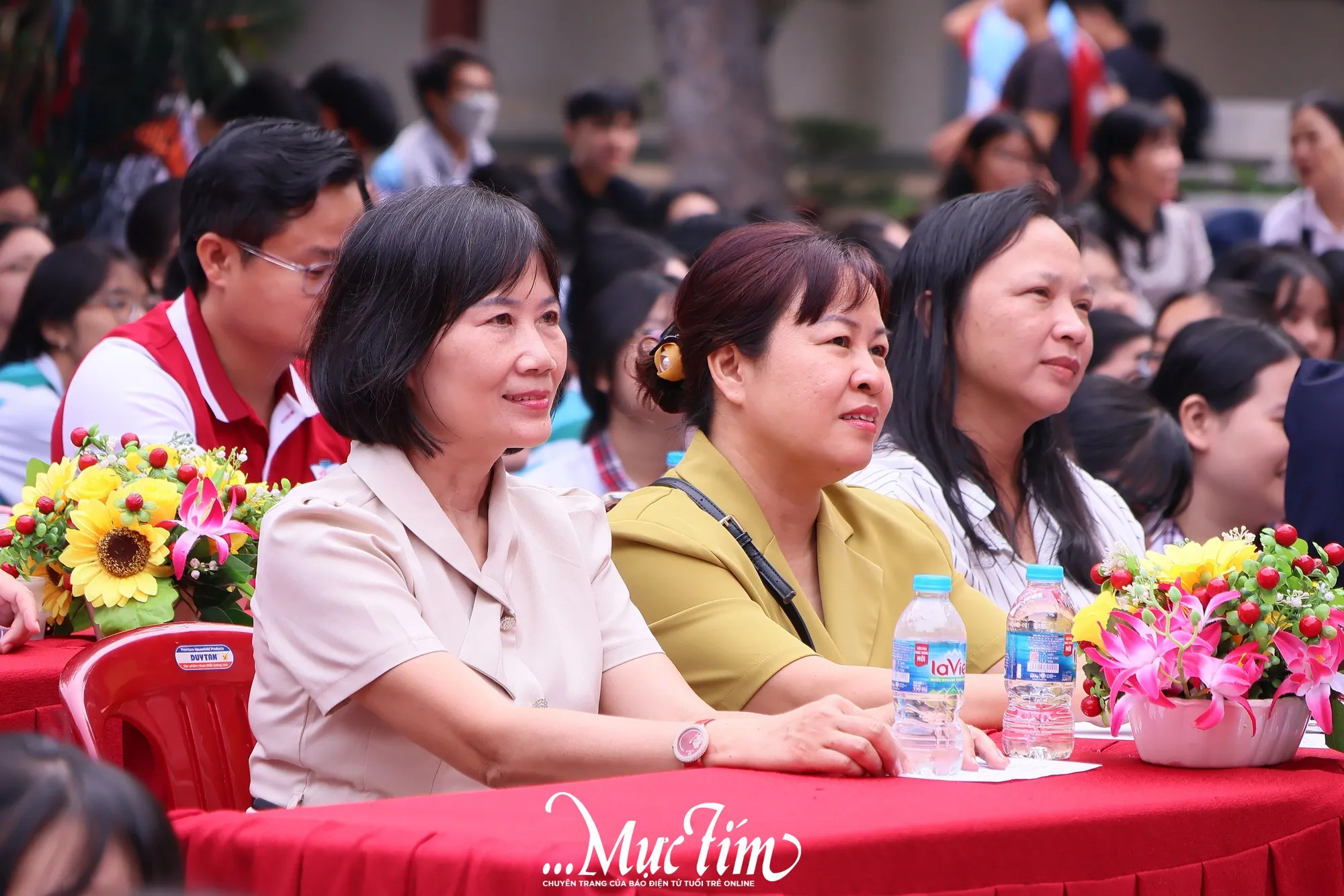 Ban giám khảo theo dõi sát sao quá trình hóa thân thành nhân vật trong tác phẩm văn học