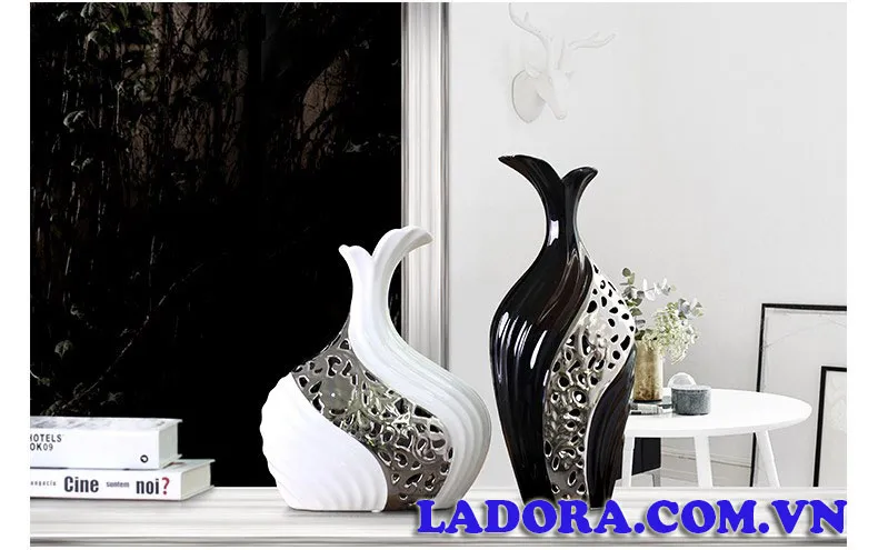Bình hoa gốm sứ độc đáo trang trí kệ tivi