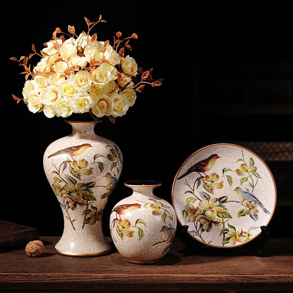 Mẫu bình gốm sứ tạo hình cực kỳ độc đáo, ấn tượng