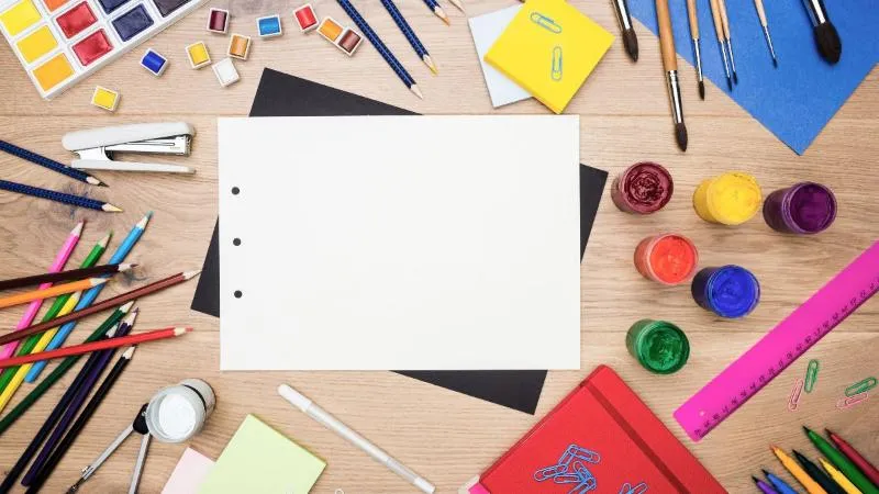 Các dụng cụ cần thiết để bắt đầu vẽ tranh ô tô sáng tạo cho bé