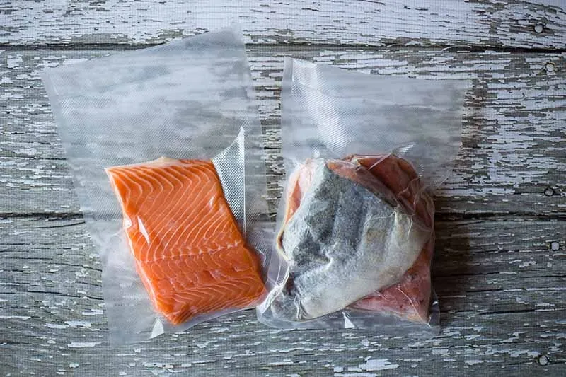 Lợi ích của việc áp dụng cách hút chân không thủ công để bảo quản đồ dùng