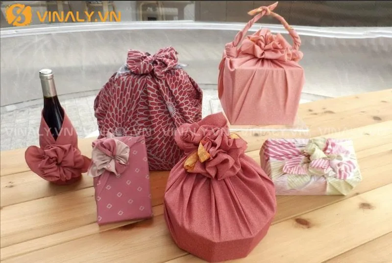 Kỹ thuật bọc gói quà bằng vải lụa sang trọng