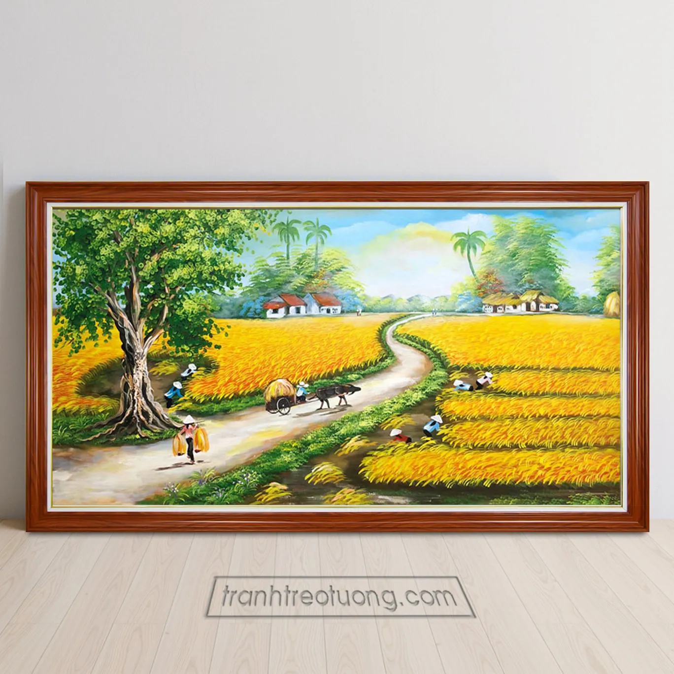 Cây đa cổ thụ bên con đường làng dẫn vào ngôi nhà tranh mái lá bình dị