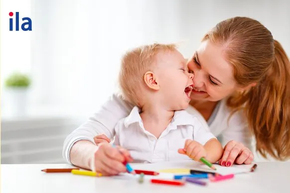 Cha mẹ cùng bé khám phá cách vẽ tranh sáng tạo qua từng nét vẽ đầu đời