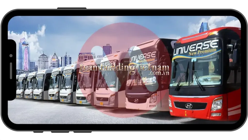 Đội xe 45 chỗ Universe sẵn sàng vận chuyển hành khách và dụng cụ team building đi xa