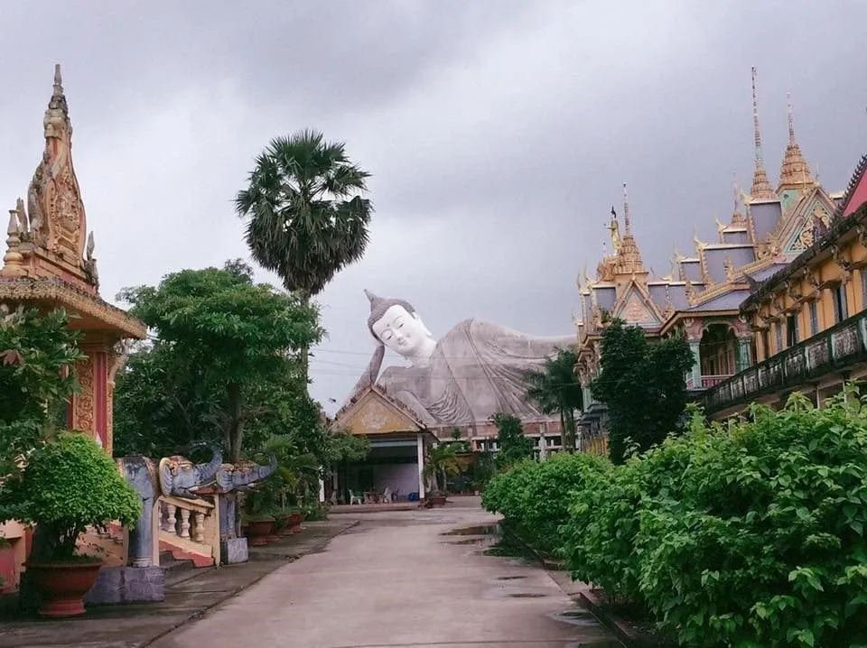 Tôn tượng tại chùa Som Rong dài 63 m