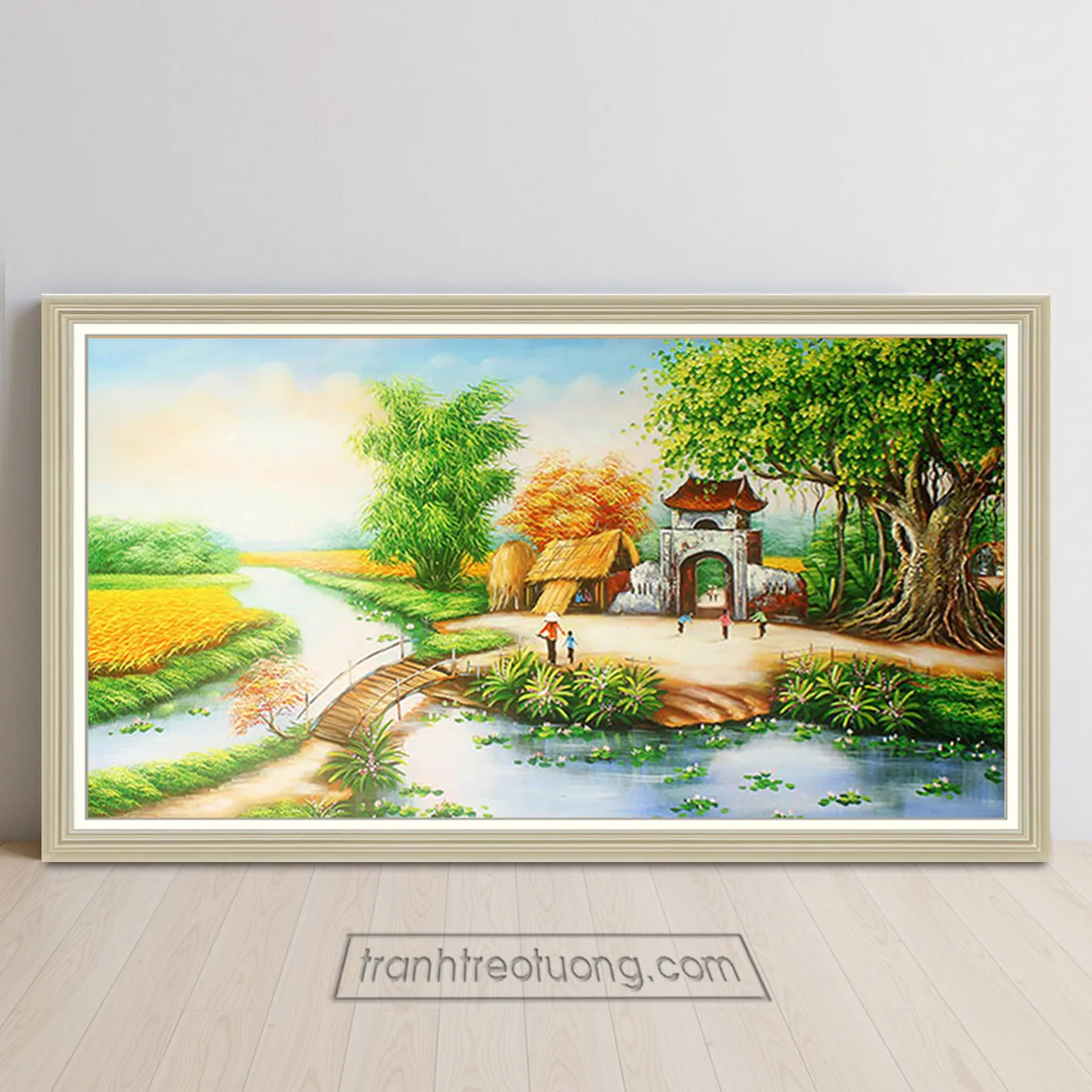 Cổng làng rêu phong và cây cầu gỗ bắc qua dòng sông lúa chín vàng hai bên