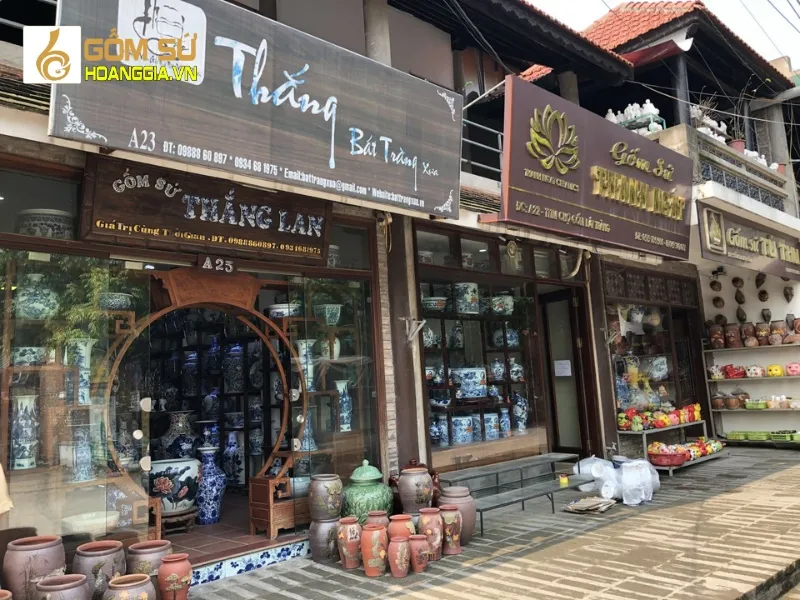 Không gian đầy màu sắc của các dòng gốm sứ sáng tạo tại quận Cái Răng