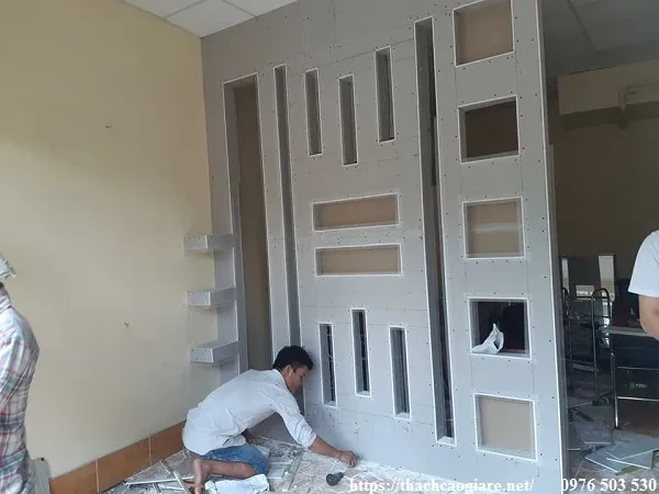 Tạo hình khối 3D trên nền vách thạch cao 2 mặt đẹp mắt năm 2026