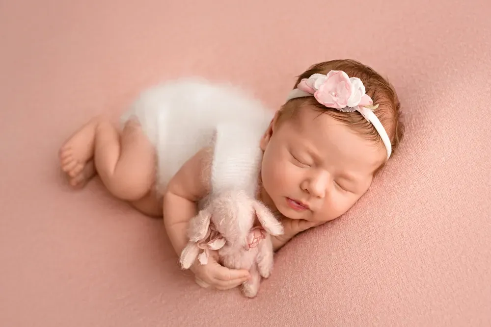 Gợi ý tên phong thủy cho bé gái sinh năm 2025 2026