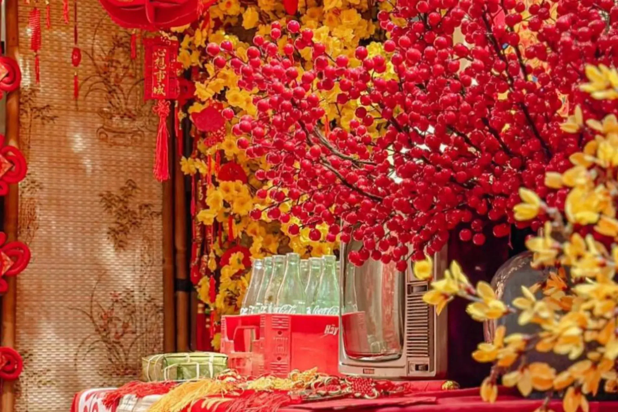 Hình ảnh minh họa trang trí quá nhiều chi tiết gây rối mắt.