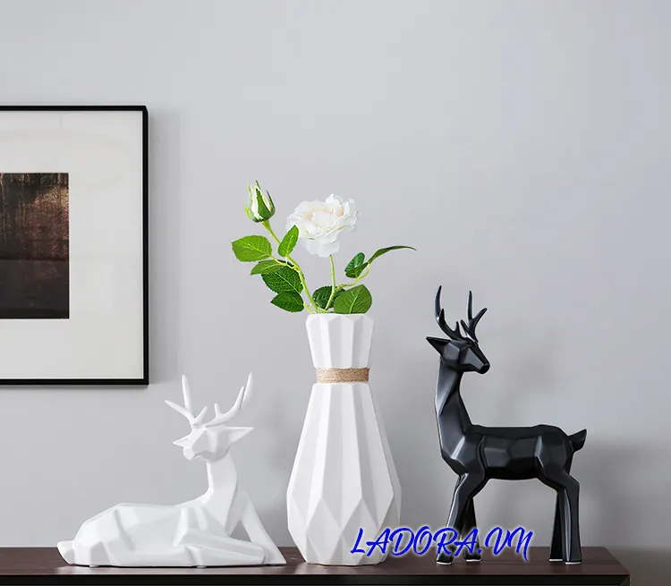 Cặp hươu và hoa trang trí kệ tủ tivi phòng khách đẹp