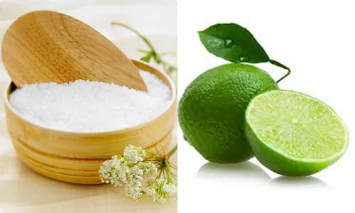 Sử dụng chanh và muối là một trong những giải pháp tự nhiên để làm sạch tượng