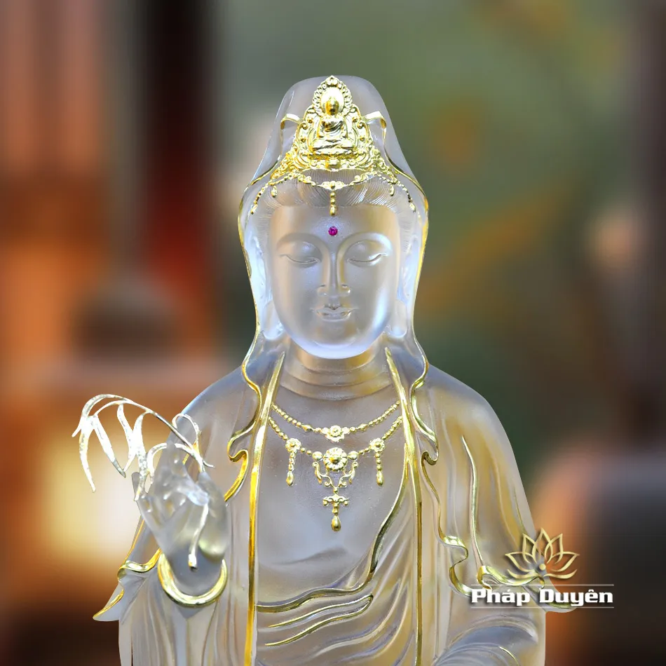 Cận cảnh diện tượng Quan Âm Lưu Ly thanh thoát