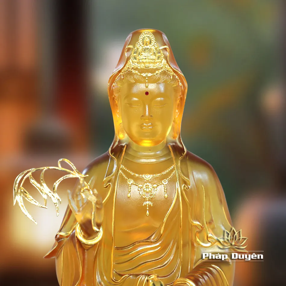 Mặt sau tượng Quan Âm Lưu Ly trong suốt