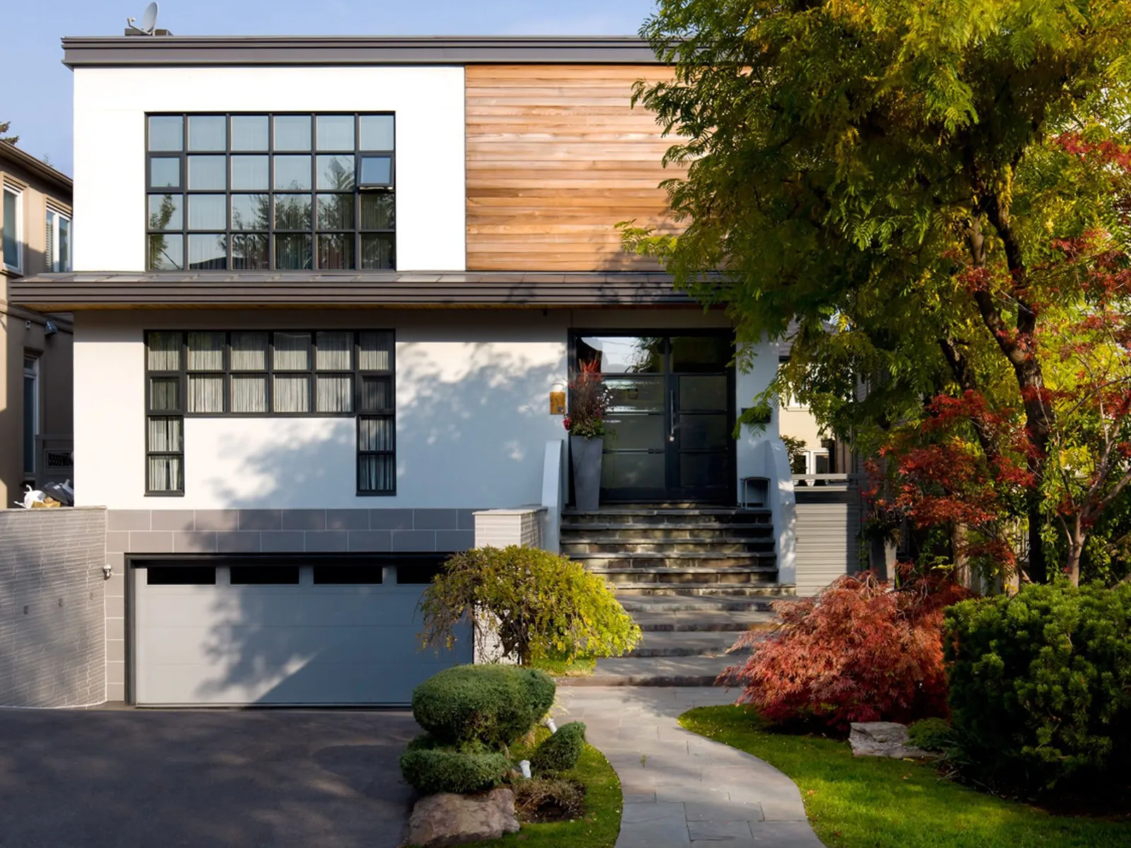 Nhà hướng Tây Nam có hai phân hướng vượng và suy theo Bát Quái