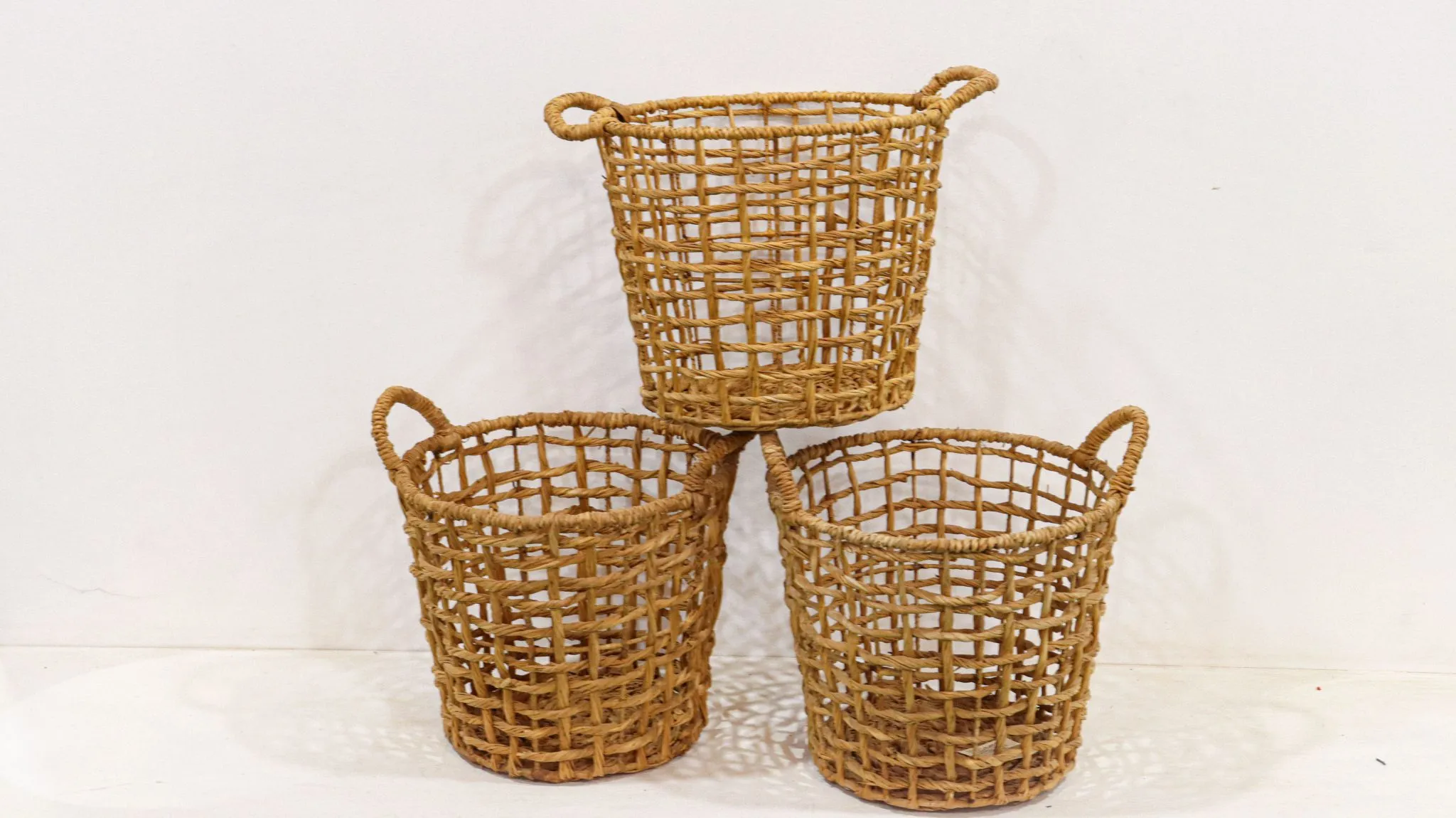 Cận cảnh chi tiết các đường đan điệu nghệ trên thân giỏ thủ công mỹ nghệ cao cấp