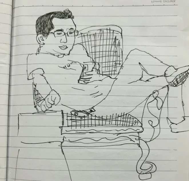 Khoảnh khắc bố vừa chơi cùng con vừa sử dụng điện thoại di động