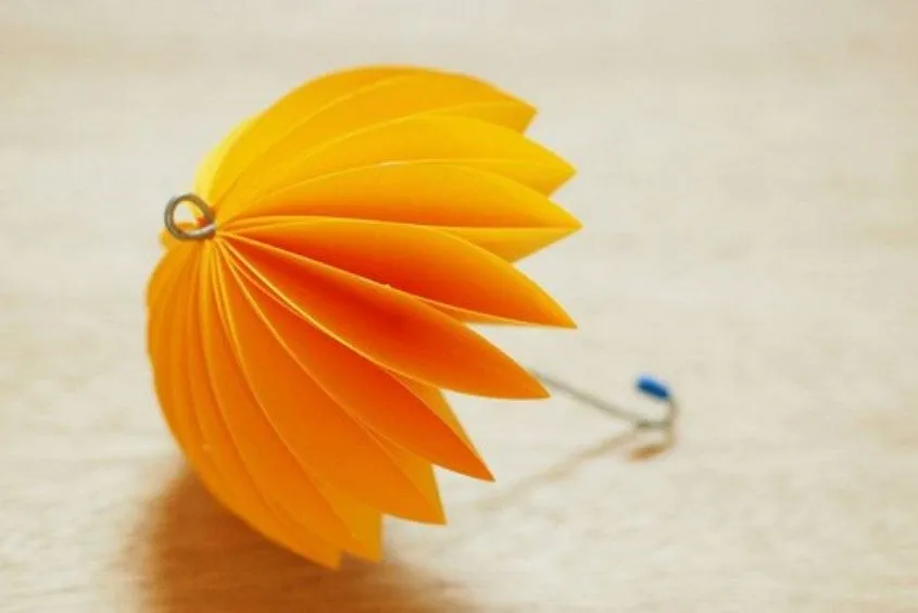 Chiếc ô giấy xinh xắn