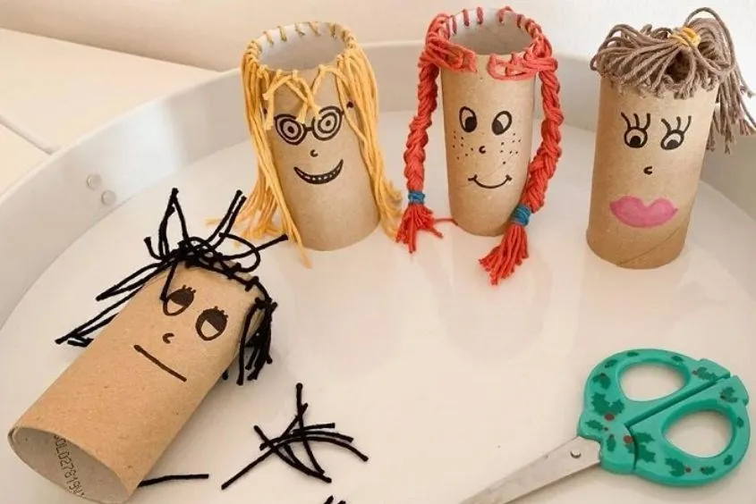 Con rối ngộ nghĩnh từ lõi giấy vệ sinh