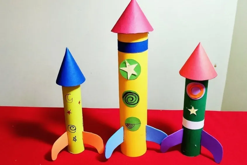 Tên lửa làm từ lõi giấy vệ sinh