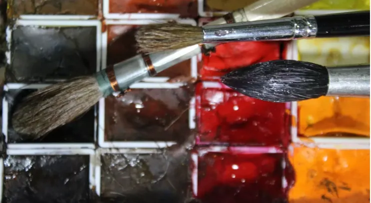 Bộ màu nước dạng bánh nén (pan) tiện lợi khi di chuyển