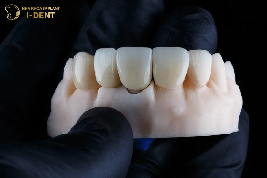 Bảng màu trắng sứ chuyên dùng làm lớp lót tượng thạch cao