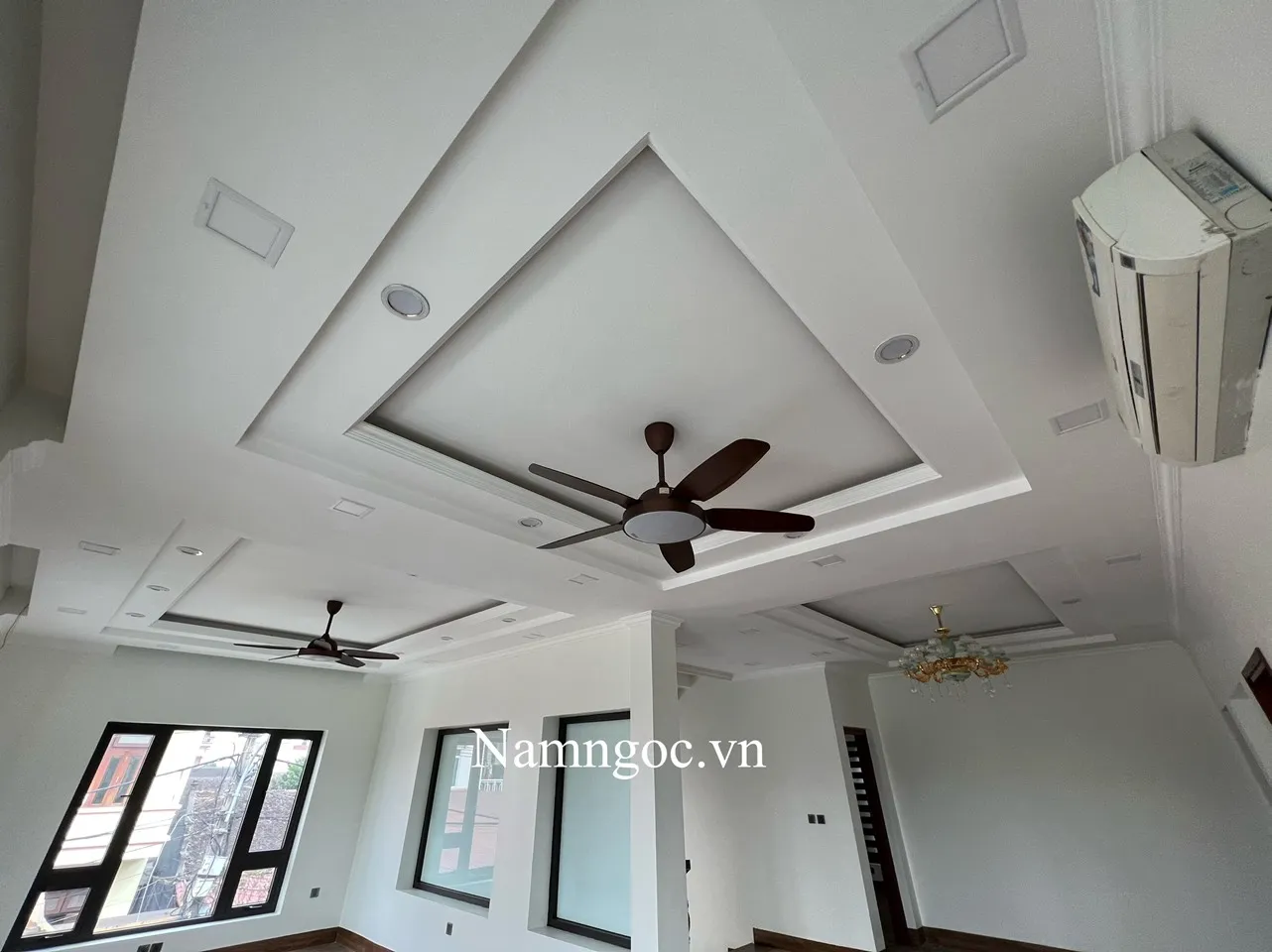 Trần thạch cao hình chữ L