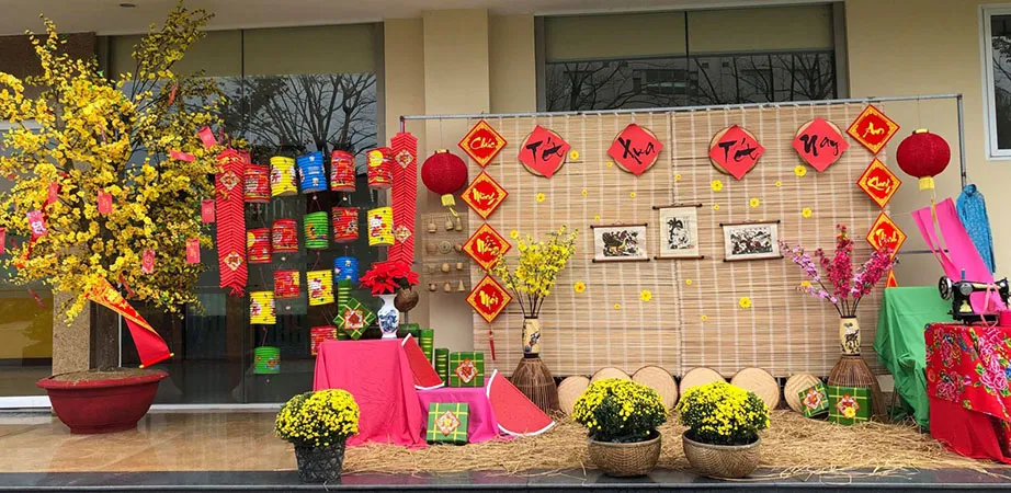 Trang trí tết trường mầm non