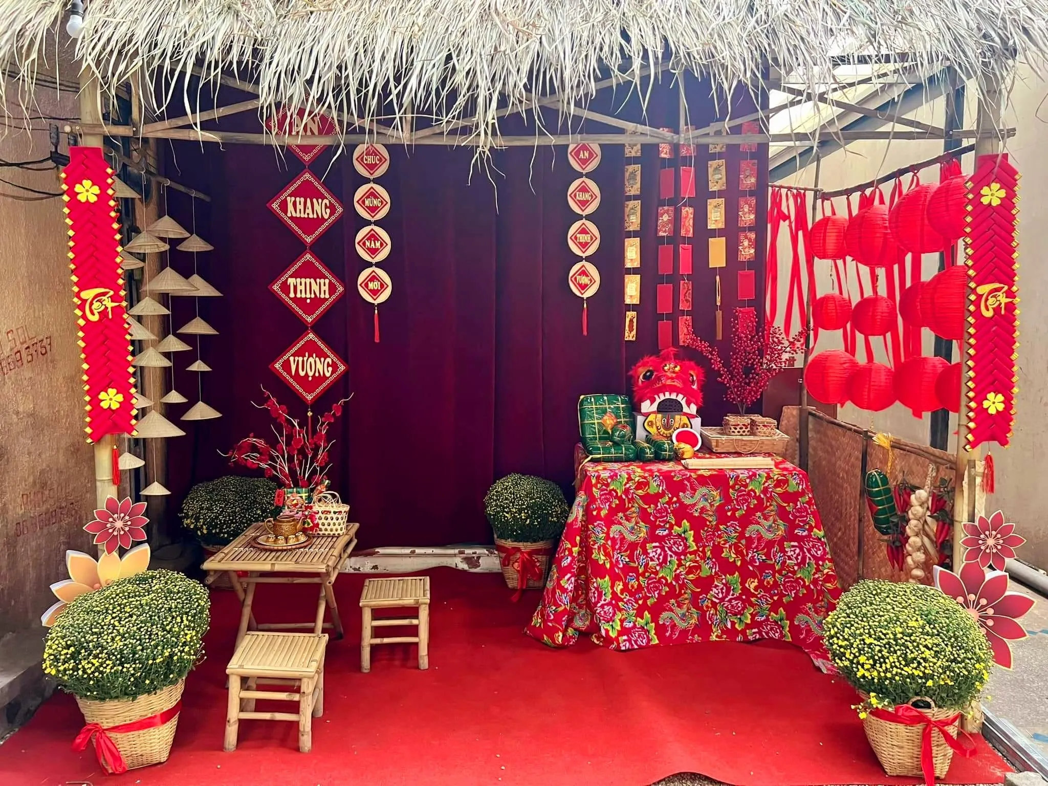 Mẫu trang trí tết nhà lá