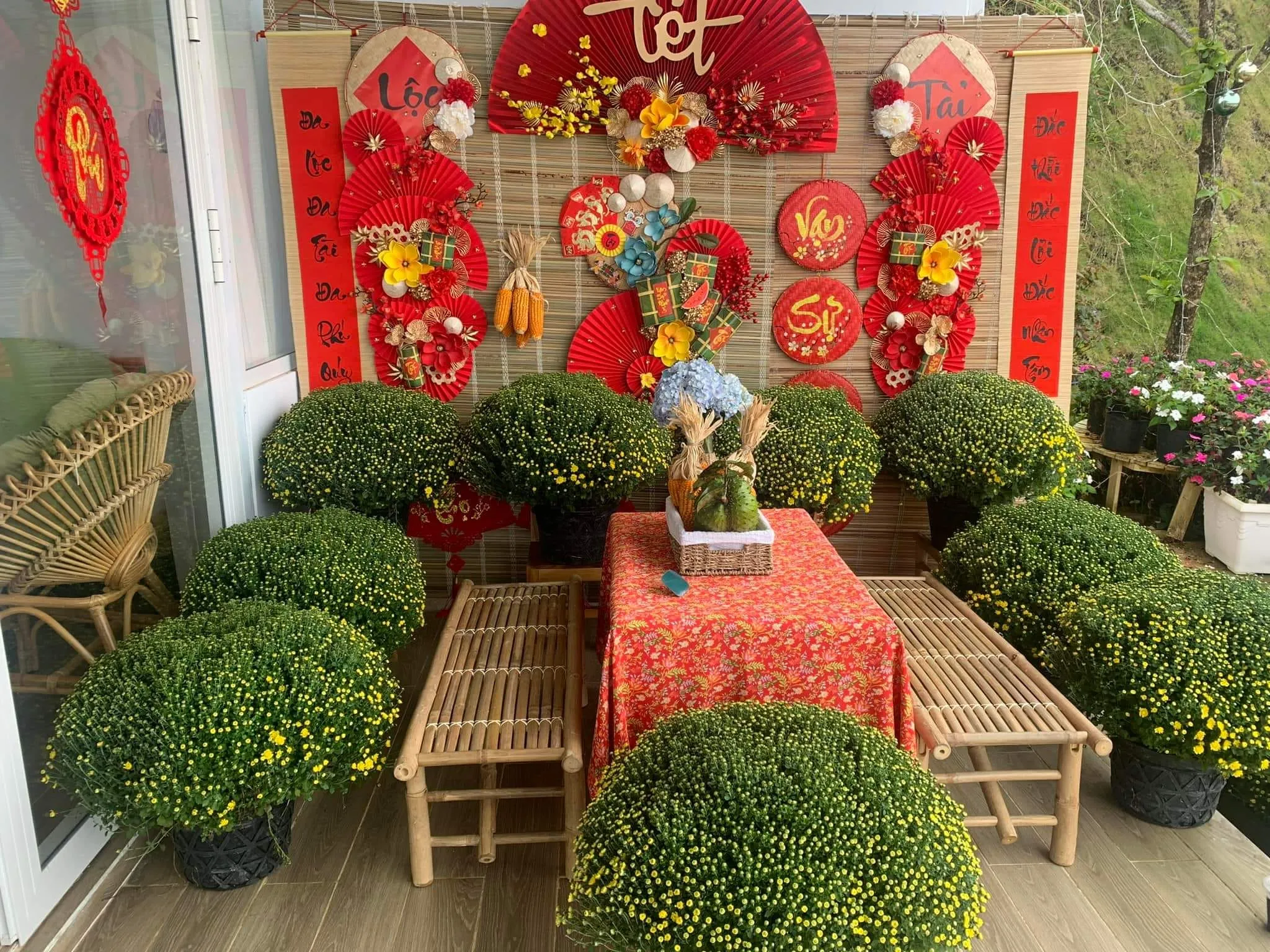 Mẫu quạt giấy trang trí tết